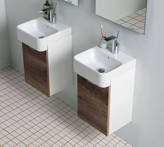 Il lavabo Acquaceramica Mini di Colavene nella foto è con base Rovere Primitivo; misura L 35 x P 35 x H 60 cm e costa 335 euro. www.colavene.it