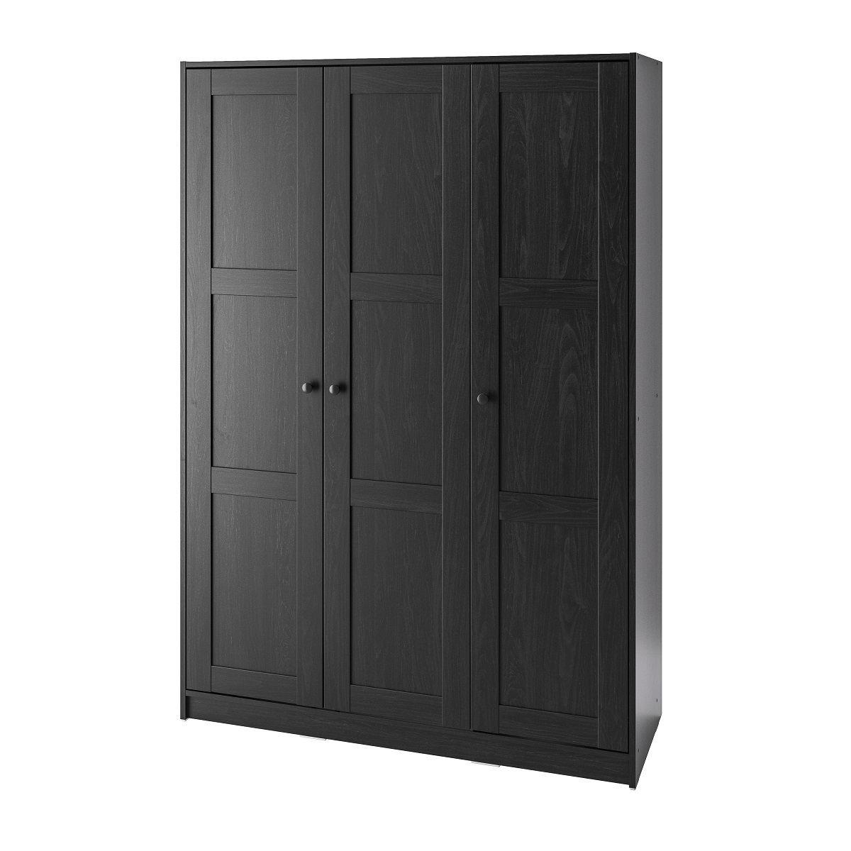 L'armadio a tre ante Rakkestad  marrone-nero darà un tocco semplice ed elegante ad ogni camera da letto. Il guardaroba offre tutte le funzioni di base, ma se lo spazio non basta si può combinare con altri elementi Rakkestad coordinati. Misure 117 x 176 cm. Prezzo 179 euro.