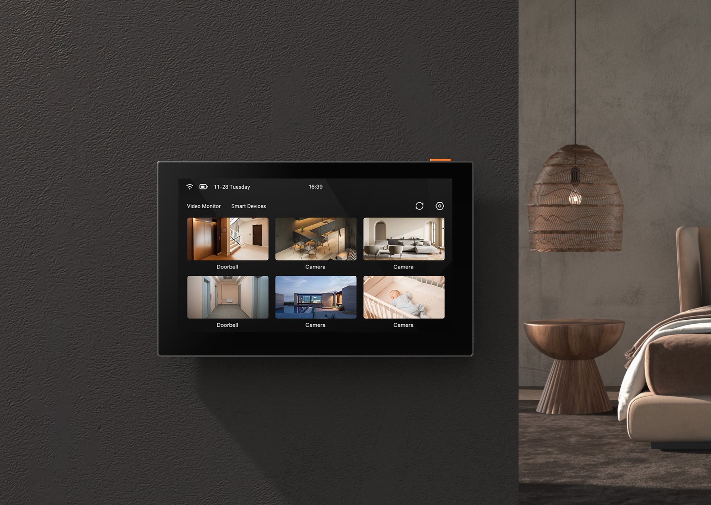 Il display touch e completamente wireless SD7 di Ezviz rivoluziona e ridefinisce il concetto di smart home attraverso un controllo di tutti i dispositivi di sicurezza della casa comodamente in relax. Semplice e intuitivo grazie alla sua interfaccia immediata, con un design dalle linee contemporanee e minimal che si adatta a tutti gli ambienti e stili di casa, il nuovo schermo può essere posizionato in qualsiasi luogo grazie alla sua portabilità, consentendo di controllare l’abitazione da qualsiasi stanza e ovunque ci si trovi nella casa. Una gestione e un controllo che vanno anche oltre la casa grazie alla possibilità di collegarlo in modo semplice all’app Ezviz che, grazie alle sue funzionalità molto smart, facili e intuitive, garantisce il controllo diretto dell’ecosistema anche da remoto tramite smartphone o tablet. Con l’app ognuno può avere a portata di mano tutti i dispositivi, controllare e vedere quello che succede nella propria casa in modo sempre più semplice e veloce, anche quando non si è presenti, o anche rivedere cos’è successo durante la giornata grazie al sistema di archiviazione. Una compatibilità e connessione senza precedenti e un’elevata personalizzazione del display consentono di supportare i bisogni di ogni membro della famiglia, diventando un vero partner per la sicurezza di ciascuno in base alle priorità dei singoli – dai genitori che desiderano sapere se i piccoli stanno bene in qualsiasi momento, a chi vive da solo e preferisce controllare cosa succede fuori dalla propria abitazione, fino ai manager che spesso in viaggio per lavoro o lontani da casa vogliono sapere che la propria casa e i propri cari stiano bene guardando semplicemente il telefono. Prezzo 149,99 euro. https://www.ezviz.com/ Il display touch e completamente wireless SD7 di Ezviz rivoluziona e ridefinisce il concetto di smart home attraverso un controllo di tutti i dispositivi di sicurezza della casa comodamente in relax. Semplice e intuitivo grazie alla sua interfaccia immediata, con un design dalle linee contemporanee e minimal che si adatta a tutti gli ambienti e stili di casa, il nuovo schermo può essere posizionato in qualsiasi luogo grazie alla sua portabilità, consentendo di controllare l’abitazione da qualsiasi stanza e ovunque ci si trovi nella casa. Una gestione e un controllo che vanno anche oltre la casa grazie alla possibilità di collegarlo in modo semplice all’app Ezviz che, grazie alle sue funzionalità molto smart, facili e intuitive, garantisce il controllo diretto dell’ecosistema anche da remoto tramite smartphone o tablet. Con l’app ognuno può avere a portata di mano tutti i dispositivi, controllare e vedere quello che succede nella propria casa in modo sempre più semplice e veloce, anche quando non si è presenti, o anche rivedere cos’è successo durante la giornata grazie al sistema di archiviazione. Una compatibilità e connessione senza precedenti e un’elevata personalizzazione del display consentono di supportare i bisogni di ogni membro della famiglia, diventando un vero partner per la sicurezza di ciascuno in base alle priorità dei singoli – dai genitori che desiderano sapere se i piccoli stanno bene in qualsiasi momento, a chi vive da solo e preferisce controllare cosa succede fuori dalla propria abitazione, fino ai manager che spesso in viaggio per lavoro o lontani da casa vogliono sapere che la propria casa e i propri cari stiano bene guardando semplicemente il telefono. Prezzo 149,99 euro. https://www.ezviz.com/