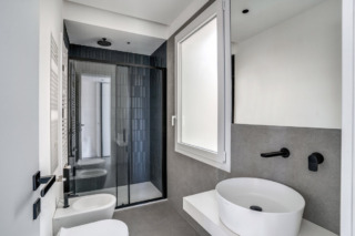 Appartamento Palermo doppio affaccio bagno finestre Oknoplast Appartamento Palermo doppio affaccio bagno finestre Oknoplast