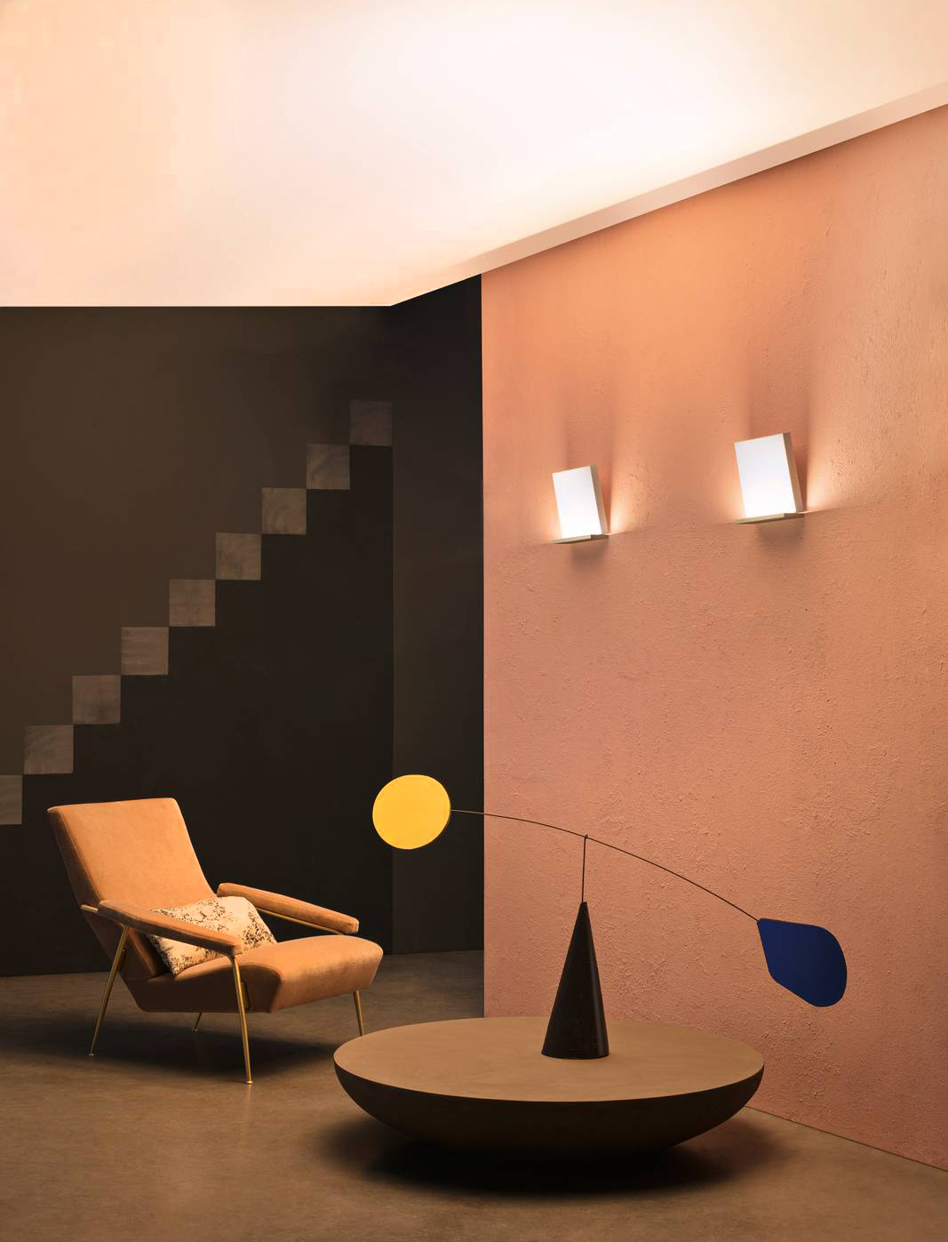 Può essere installata in posizioni opposte di 180°, volgendo la luce verso l'alto o verso il basso, la lampada a parete Inbilico di Stilnovo che risulta “inclinata” rispetto alla parete. È realizzata in alluminio con il diffusore in policarbonato nelle finiture di colore: bianco-bianco, bianco-nero, bianco-oro spazzolato, bianco-grigio fumè spazzolato. Misura L 23,5 x P 7,7 x H 24,8 cm. Prezzo 324 euro. www.stilnovo.com Può essere installata in posizioni opposte di 180°, volgendo la luce verso l'alto o verso il basso, la lampada a parete Inbilico di Stilnovo che risulta “inclinata” rispetto alla parete. È realizzata in alluminio con il diffusore in policarbonato nelle finiture di colore: bianco-bianco, bianco-nero, bianco-oro spazzolato, bianco-grigio fumè spazzolato. Misura L 23,5 x P 7,7 x H 24,8 cm. Prezzo 324 euro. www.stilnovo.com