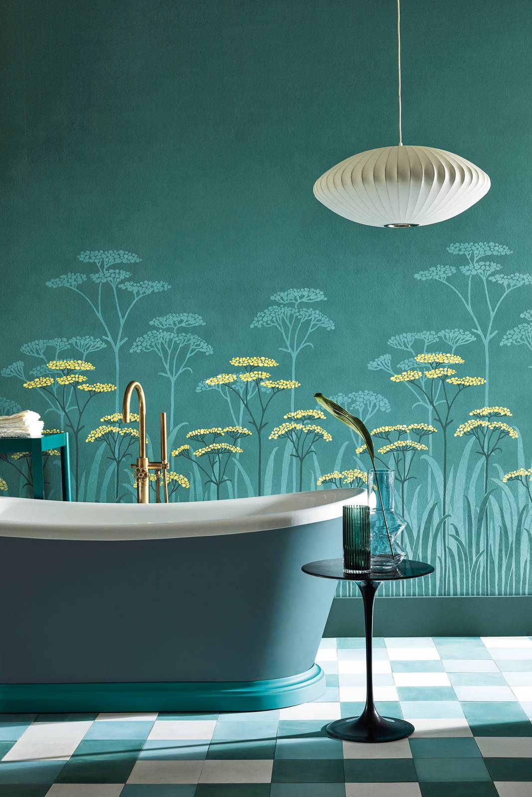 Si ispira all'Art Nouveau la carta da parati Achillea della collezione National Trust di Little Greene che raffigura steli e fiori di cardo palustre; è realizzata in TNT e può essere resinata (una spalmatura di resina sopra la carta) per renderla idrorepellente e adatta alle zone in contatto con l'acqua. È fornita in tre pannelli con L 52 cm. Il disegno completo misura L 1,56 x H 3,25 cm. Prezzo 295 euro. www.littlegreene.eu Si ispira all'Art Nouveau la carta da parati Achillea della collezione National Trust di Little Greene che raffigura steli e fiori di cardo palustre; è realizzata in TNT e può essere resinata (una spalmatura di resina sopra la carta) per renderla idrorepellente e adatta alle zone in contatto con l'acqua. È fornita in tre pannelli con L 52 cm. Il disegno completo misura L 1,56 x H 3,25 cm. Prezzo 295 euro. www.littlegreene.eu