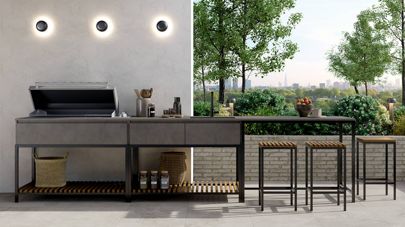 Una vera e propria cucina, il barbecue elettrico di Smeg è disponibile in tre dimensioni (60 cm, 90 cm o 120 cm). Offre il vantaggio di una ampia modularità, la griglia infatti (comprensiva di resistenza e vaschetta di raccolta liquidi) può essere scelta singola, doppia o tripla a seconda della larghezza del mobile a disposizione. Ha doppia vasca con coibentazione e coperchio a doppia parete che, oltre a garantire una dissipazione del calore ottimale, permettono di cucinare in totale sicurezza. Il modulo da 90 cm, prezzo 3.499 euro.  www.smeg.com Una vera e propria cucina, il barbecue elettrico di Smeg è disponibile in tre dimensioni (60 cm, 90 cm o 120 cm). Offre il vantaggio di una ampia modularità, la griglia infatti (comprensiva di resistenza e vaschetta di raccolta liquidi) può essere scelta singola, doppia o tripla a seconda della larghezza del mobile a disposizione. Ha doppia vasca con coibentazione e coperchio a doppia parete che, oltre a garantire una dissipazione del calore ottimale, permettono di cucinare in totale sicurezza. Il modulo da 90 cm, prezzo 3.499 euro.  www.smeg.com
