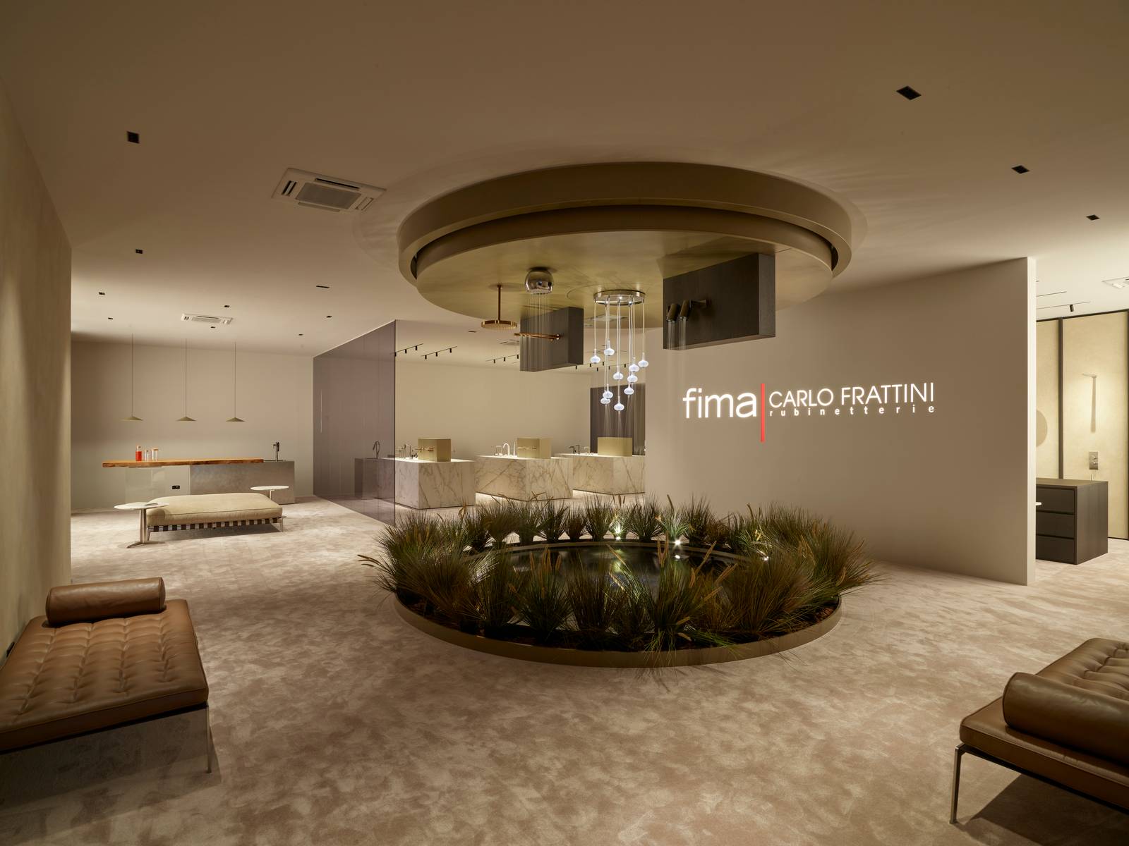 Polo produttivo FIMA Carlo Frattini: ingresso showroom aziendale Polo produttivo FIMA Carlo Frattini: ingresso showroom aziendale