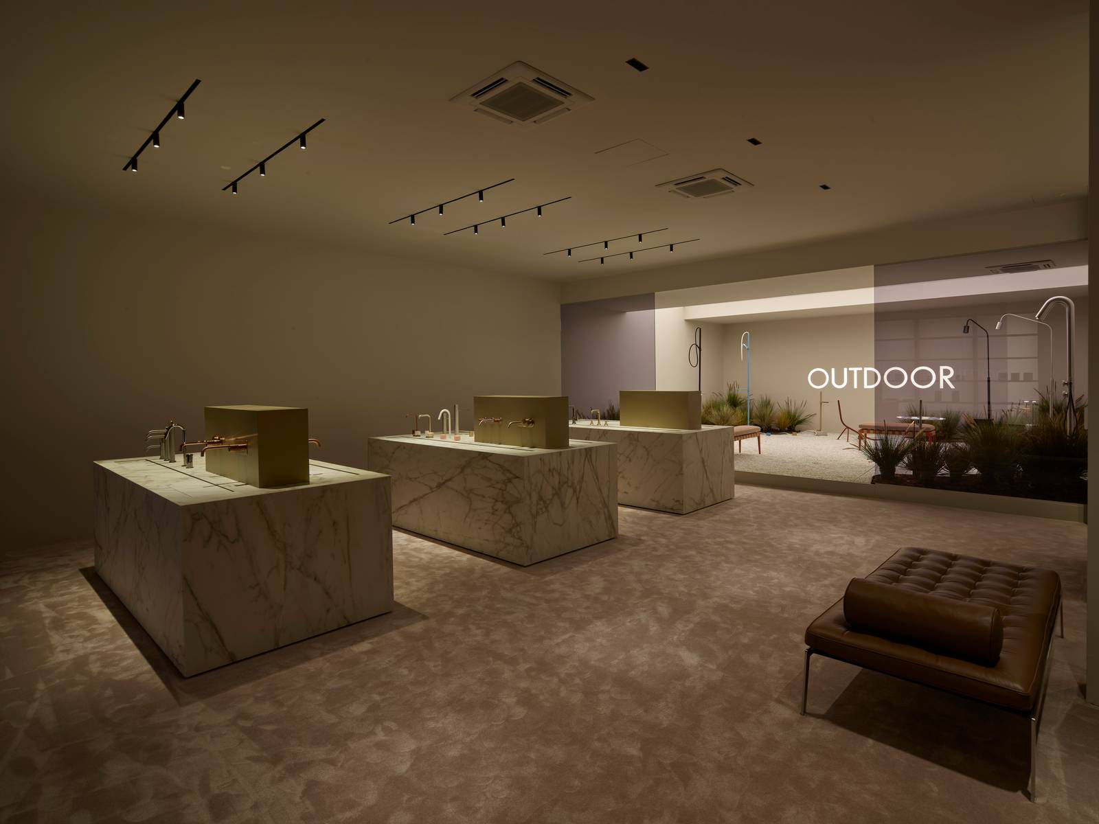 Polo produttivo FIMA Carlo Frattini: interno showroom aziendale Polo produttivo FIMA Carlo Frattini: interno showroom aziendale