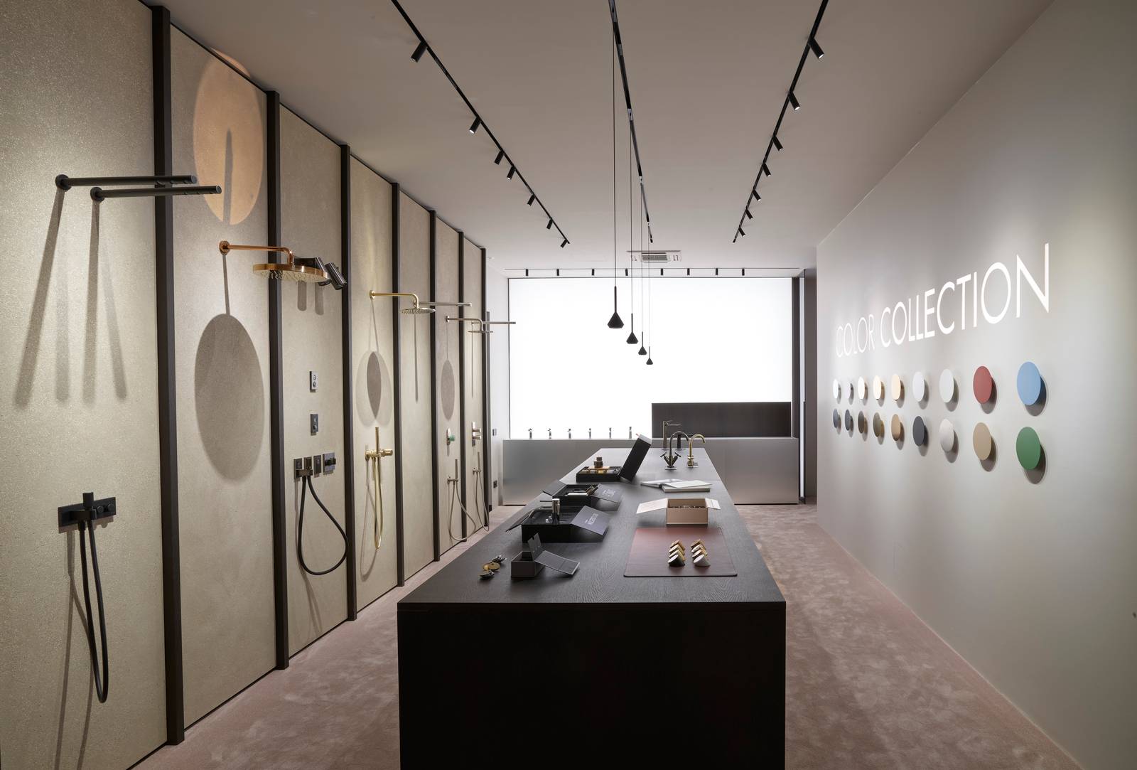 Polo produttivo FIMA Carlo Frattini: interno showroom aziendale, zona doccia Polo produttivo FIMA Carlo Frattini: interno showroom aziendale, zona doccia