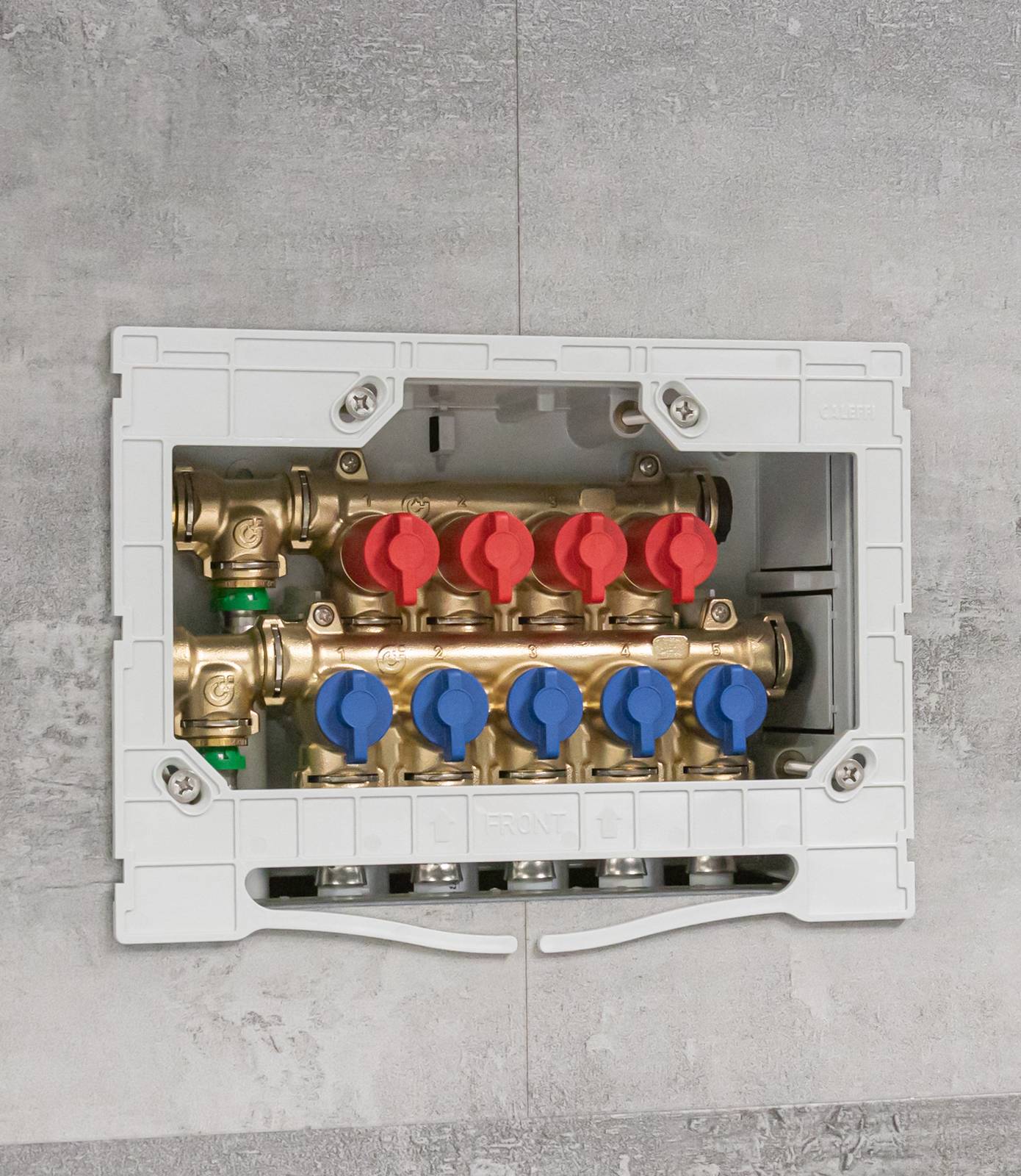 Versione con valvole di intercettazione per ogni singola utenza