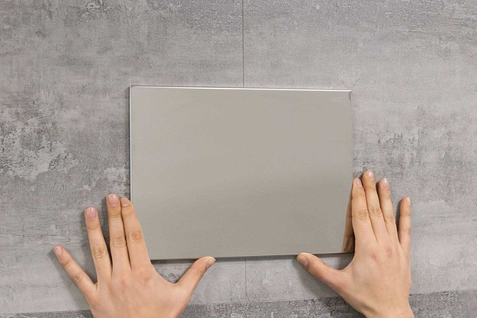 Versione con valvole di intercettazione per ogni singola utenza con piastrella in acciaio