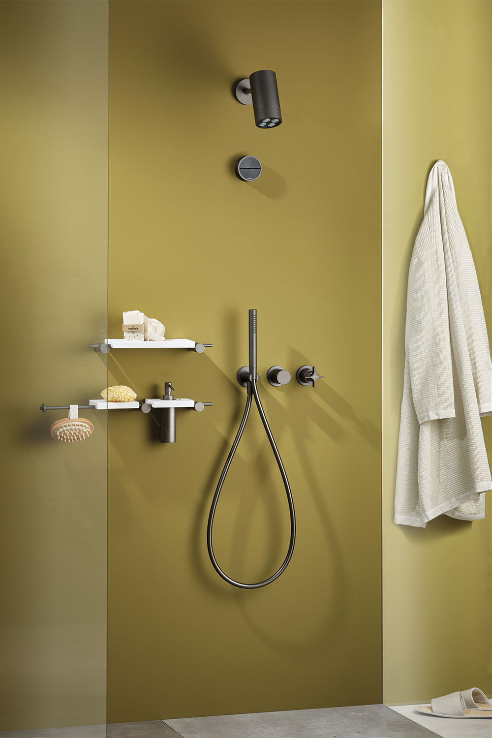 Diametro35 Cross, miscelatore monocomando a incasso per doccia con soffione per doccia orientabile con braccio.