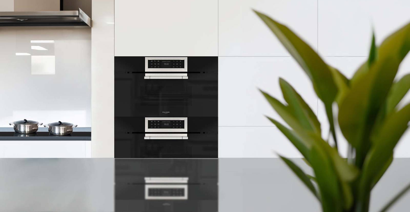 Largo 75 cm e alto 45 cm, il forno FCLSO 7510 TEM BK della linea Cluster di Fulgor Milano cuoce anche a vapore e offre 11 funzioni di cottura. Basta selezionare la ricetta sul display e l’apparecchio avvia automaticamente il programma di cottura appropriato. Il sistema operativo Creactive Extended consente di modificare le ricette preimpostate e adattarle alle proprie esigenze. È fornito con sonda di temperatura per monitorare l'avanzamento della preparazione misurando la temperatura al cuore degli alimenti. Prezzo 3.111 euro. https://www.fulgor-milano.com/ Largo 75 cm e alto 45 cm, il forno FCLSO 7510 TEM BK della linea Cluster di Fulgor Milano cuoce anche a vapore e offre 11 funzioni di cottura. Basta selezionare la ricetta sul display e l’apparecchio avvia automaticamente il programma di cottura appropriato. Il sistema operativo Creactive Extended consente di modificare le ricette preimpostate e adattarle alle proprie esigenze. È fornito con sonda di temperatura per monitorare l'avanzamento della preparazione misurando la temperatura al cuore degli alimenti. Prezzo 3.111 euro. https://www.fulgor-milano.com/