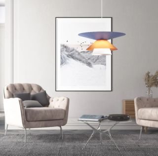 La lampada a sospensione Lady Galala Indoor di Martinelli Luce porta un tocco di colore nel soggiorno declinato nelle raffinate tonalità del beige: la struttura è realizzata in alluminio bianco opaco, i diffusori colorati sono in metacrilato bi-satinato. Misura Ø 60 x H 30 cm. Prezzo 542,90 euro. www.martinelliluce.it La lampada a sospensione Lady Galala Indoor di Martinelli Luce porta un tocco di colore nel soggiorno declinato nelle raffinate tonalità del beige: la struttura è realizzata in alluminio bianco opaco, i diffusori colorati sono in metacrilato bi-satinato. Misura Ø 60 x H 30 cm. Prezzo 542,90 euro. www.martinelliluce.it