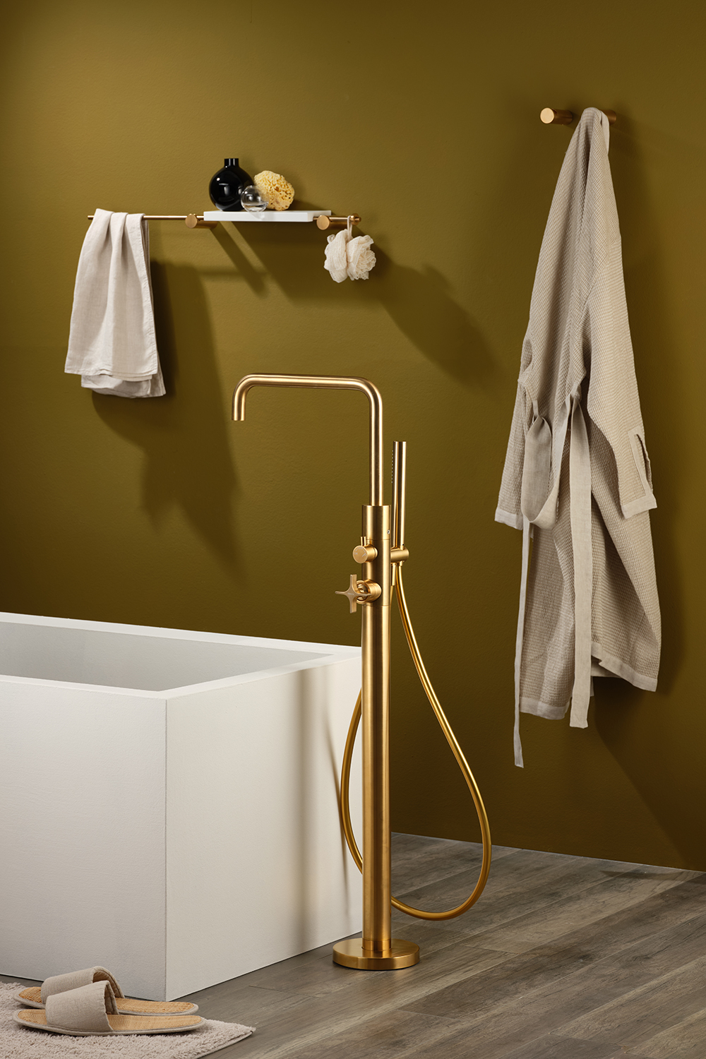 Diametro35 Cross, colonna bordo vasca da terra.