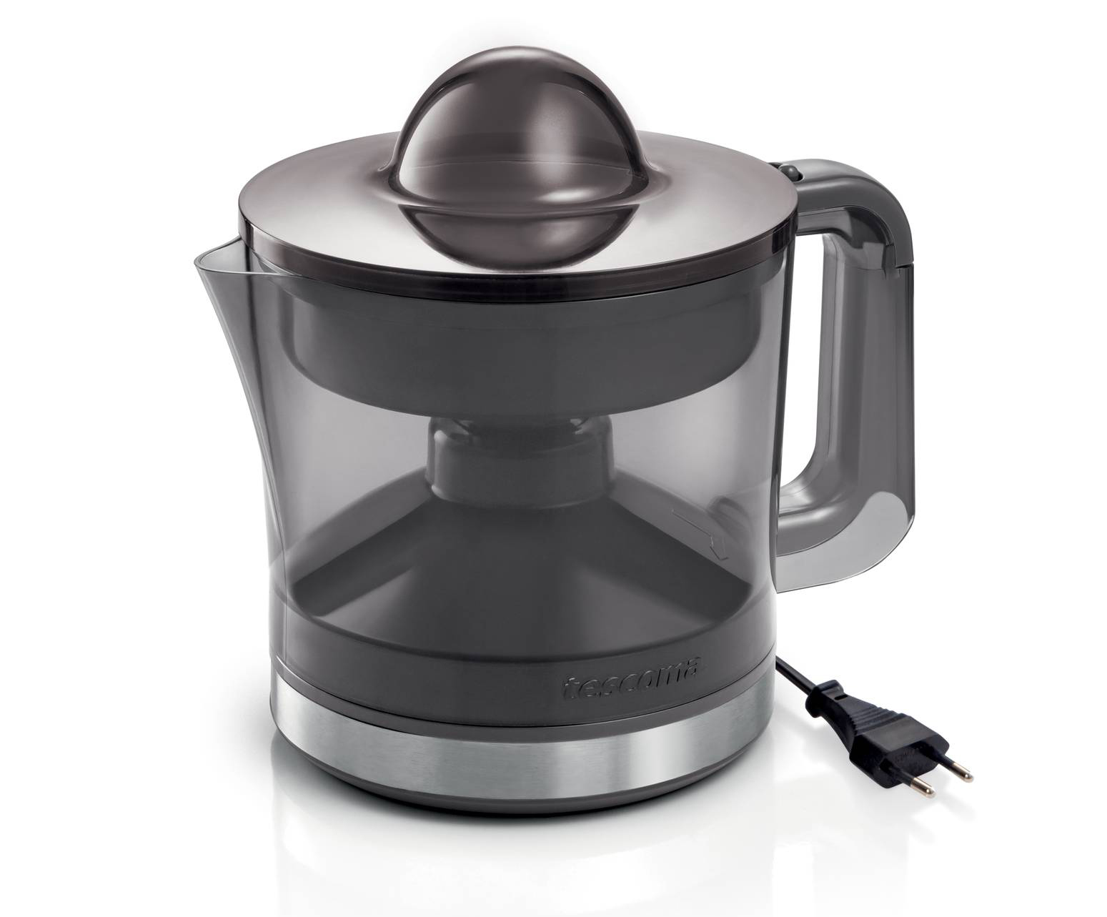 Elettrico, Granchef di Tescoma permette di spremere velocemente e senza fatica, tenendo la polpa o eliminandola a seconda della posizione della griglia filtrante. Ha due accessori intercambiabili in base alla grandezza dell’agrume da spremere e due direzioni di rotazione. Misura ø 16 cm x H 20 cm. Prezzo 39,90 euro. www.tescomaonline.com