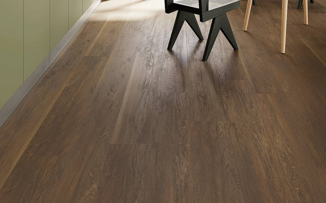 Flow di Woodco,
in polvere di pietra,
è frutto di un innovativo processo produttivo che offre stabilità e resistenza meccanica. Impermeabile
e fonoassorbente, è in classe R10 anti-slittamento. Al mq costa da 47 euro + Iva. www.pavimentoflow.it Flow di Woodco,
in polvere di pietra,
è frutto di un innovativo processo produttivo che offre stabilità e resistenza meccanica. Impermeabile
e fonoassorbente, è in classe R10 anti-slittamento. Al mq costa da 47 euro + Iva. www.pavimentoflow.it