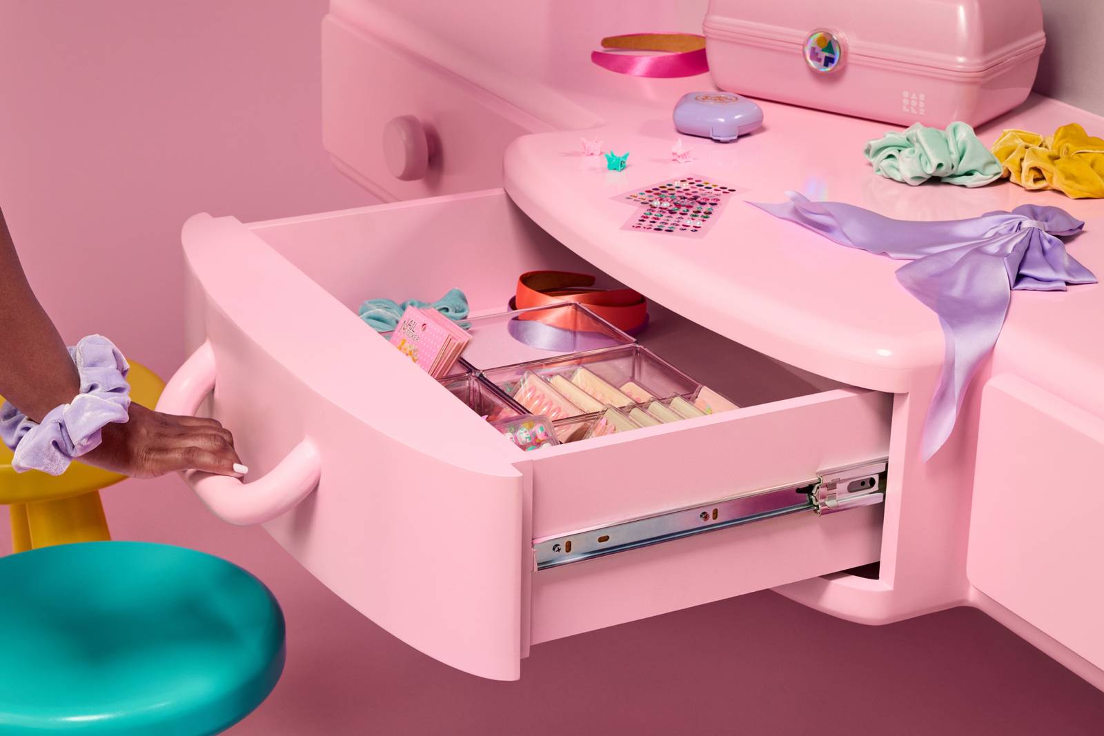 Airbnb Polly Pocket Icons, foto Elizabeth Renstrom Airbnb Polly Pocket Icons, foto Elizabeth Renstrom