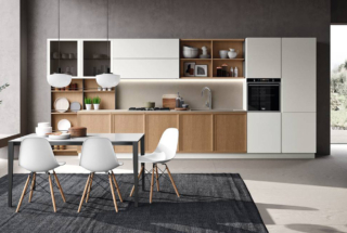 Ispirazione nordica per la cucina Newport di Stosa che è caratterizzata da moduli con ante lisce in laccato Bianco Ice e ante a telaio in Rovere Avena coordinati con gli elementi a giorno Fringe posizionati tra i pensili con le ante in laccato e a vetro nero semitrasparente, Il piano e lo schienale sono realizzati in Neolith Pietra di Luna. Un modulo base da 60 cm, prezzo a partire da 244 euro + Iva. www.stosacucine.com Ispirazione nordica per la cucina Newport di Stosa che è caratterizzata da moduli con ante lisce in laccato Bianco Ice e ante a telaio in Rovere Avena coordinati con gli elementi a giorno Fringe posizionati tra i pensili con le ante in laccato e a vetro nero semitrasparente, Il piano e lo schienale sono realizzati in Neolith Pietra di Luna. Un modulo base da 60 cm, prezzo a partire da 244 euro + Iva. www.stosacucine.com