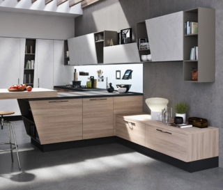 Gli elementi della composizione Mia di Aran Cucine hanno le ante in LPL olmo tafira e shade portland; i moduli a giorno in laccato opaco visone si intervallano con gli originali pensili con le ante inclinate. Lo schienale Magnetolab in vetro magnetico e luminoso, dotato di accessori magnetici, illumina il piano di lavoro in laminato wall plamky. Prezzo su richiesta. www.arancucine.it Gli elementi della composizione Mia di Aran Cucine hanno le ante in LPL olmo tafira e shade portland; i moduli a giorno in laccato opaco visone si intervallano con gli originali pensili con le ante inclinate. Lo schienale Magnetolab in vetro magnetico e luminoso, dotato di accessori magnetici, illumina il piano di lavoro in laminato wall plamky. Prezzo su richiesta. www.arancucine.it