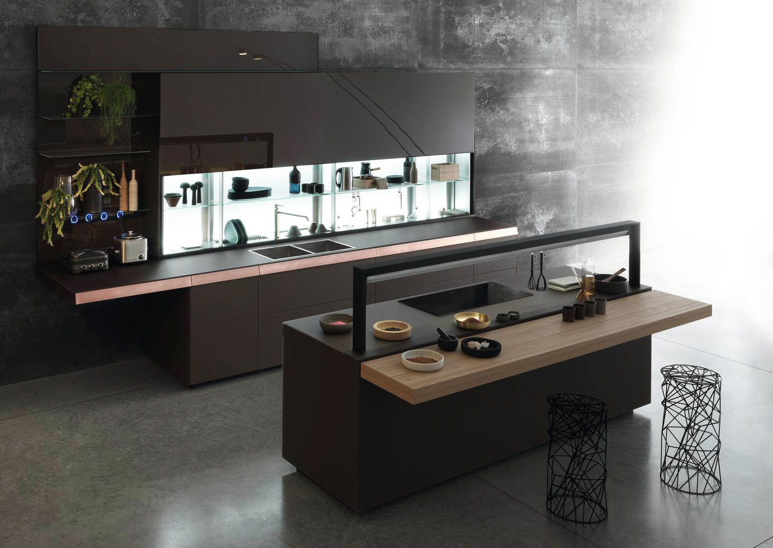 L'isola del modello Genius Loci Vitrum opaco mocaccino di Valcucine è caratterizzata dalla presenza di un ponte attrezzato pensato per dividere l’ambiente senza chiuderlo e reso funzionale da un ricco assortimento di accessori come  la barra elettrificata che consente la gestione portatile della corrente. Prezzo su richiesta. www.valcucine.com L'isola del modello Genius Loci Vitrum opaco mocaccino di Valcucine è caratterizzata dalla presenza di un ponte attrezzato pensato per dividere l’ambiente senza chiuderlo e reso funzionale da un ricco assortimento di accessori come  la barra elettrificata che consente la gestione portatile della corrente. Prezzo su richiesta. www.valcucine.com