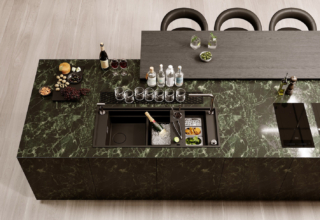 L'isola workstation Mixology di Elleci è caratterizzata da un design innovativo e dall'uso del  Keratek, il materiale composito con nanotecnologie brevettato per l’ambiente cucina che garantisce performance straordinarie in termini di bellezza e resistenza. Il lavello, grazie ai suoi accessori, si trasforma nell’alleato perfetto per creare e servire cocktail di gusto. Prezzo su richiesta. www.elleci.com L'isola workstation Mixology di Elleci è caratterizzata da un design innovativo e dall'uso del  Keratek, il materiale composito con nanotecnologie brevettato per l’ambiente cucina che garantisce performance straordinarie in termini di bellezza e resistenza. Il lavello, grazie ai suoi accessori, si trasforma nell’alleato perfetto per creare e servire cocktail di gusto. Prezzo su richiesta. www.elleci.com