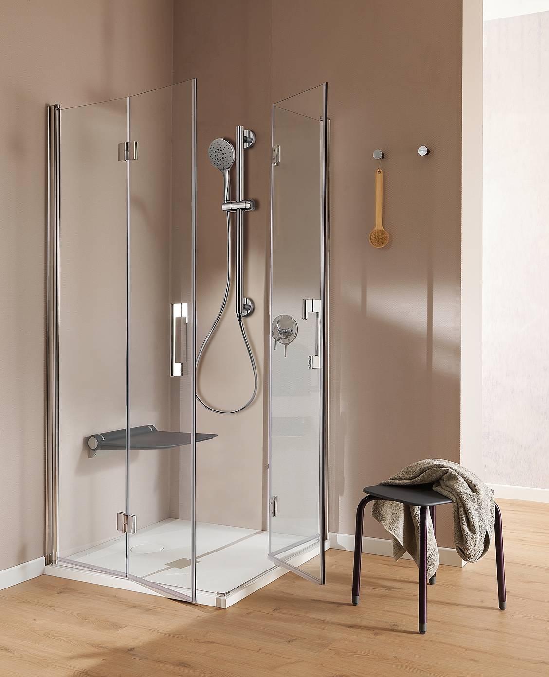 Il programma Life Caring Design di Ponte Giulio include la colonna doccia Solo, evoluzione delle tradizionali maniglie di sicurezza, in grado di garantire resistenza a trazione certificata fino a 150 kg. Prezzo da rivenditore. www.pontegiulio.com Il programma Life Caring Design di Ponte Giulio include la colonna doccia Solo, evoluzione delle tradizionali maniglie di sicurezza, in grado di garantire resistenza a trazione certificata fino a 150 kg. Prezzo da rivenditore. www.pontegiulio.com