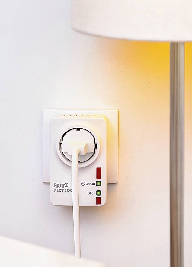 Fritz!Dect 200 da interno e Fritz!Dect 210
da esterno di AVM, con copri-presa, gestibili da Fritz!App Smart Home, riducono il consumo in stand-by con la funzione di commutazione automatica, che interrompe l’alimentazione della corrente quando il consumo energetico scende
al di sotto di un preciso valore (per esempio quando il caricabatteria ha completato la ricarica).
Il modello 200 costa 49 euro, quello 210 59 euro. it.avm.de Fritz!Dect 200 da interno e Fritz!Dect 210
da esterno di AVM, con copri-presa, gestibili da Fritz!App Smart Home, riducono il consumo in stand-by con la funzione di commutazione automatica, che interrompe l’alimentazione della corrente quando il consumo energetico scende
al di sotto di un preciso valore (per esempio quando il caricabatteria ha completato la ricarica).
Il modello 200 costa 49 euro, quello 210 59 euro. it.avm.de