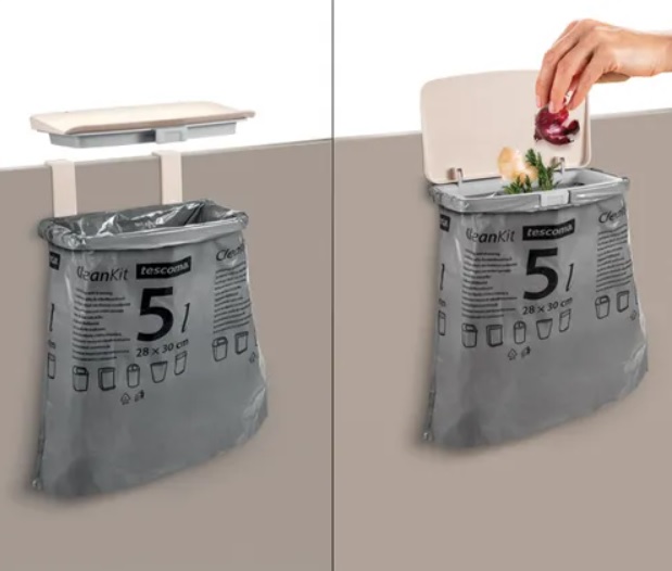 Pattumiera per anta TescomaLa pattumiera per anta Tescoma è un'idea FlexiSpace per ottimizzare lo spazio in cucina. Questo accessorio si applica all'interno delle ante dei pensili con un sacco della spazzatura da 5 litri. L'ingombro è minimo, ma grazie al coperchio non lascia passare gli odori. Prezzo 12,90 euro. www.tescoma.it