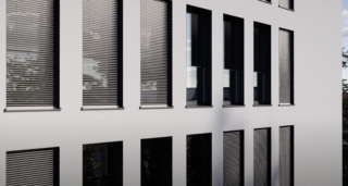 Oscurante Schüco Perfection di Schüco PWS Italia  