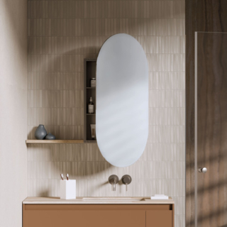 Lo specchio con contenitore di Stilhaus è una soluzione pratica e discreta per organizzare il bagno anche quando lo spazio è limitato. La struttura in acciaio inox integra un vano contenitore che consente di riporre gli oggetti di uso quotidiano, mantenendo il piano lavabo sempre libero e ordinato. Dal design essenziale e compatto, misura 50 × 14 × 90 cm ed è pensato per coniugare funzionalità ed eleganza, valorizzando lo spazio disponibile. Prezzo 390 euro. www.stilhaus.it Lo specchio con contenitore di Stilhaus è una soluzione pratica e discreta per organizzare il bagno anche quando lo spazio è limitato. La struttura in acciaio inox integra un vano contenitore che consente di riporre gli oggetti di uso quotidiano, mantenendo il piano lavabo sempre libero e ordinato. Dal design essenziale e compatto, misura 50 × 14 × 90 cm ed è pensato per coniugare funzionalità ed eleganza, valorizzando lo spazio disponibile. Prezzo 390 euro. www.stilhaus.it