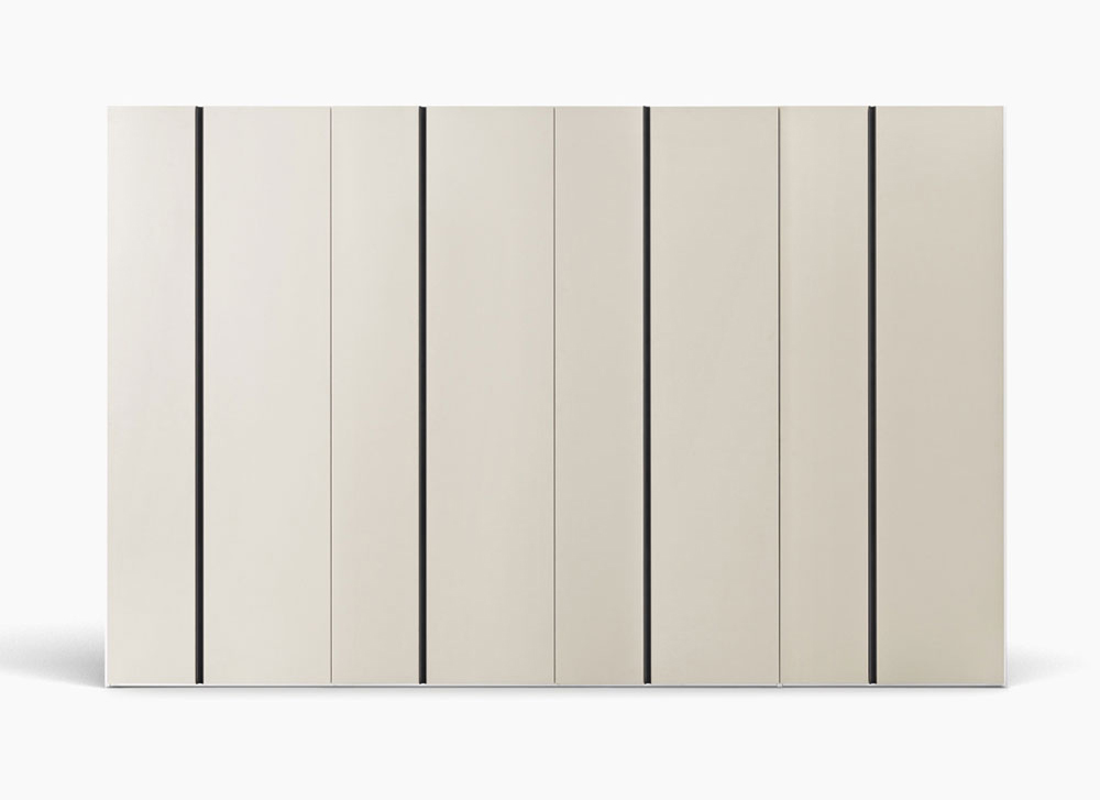 Armadio anta battente Gola di Novamobili in laccato opaco bianco avorio. www.novamobili.it Armadio anta battente Gola di Novamobili in laccato opaco bianco avorio. www.novamobili.it
