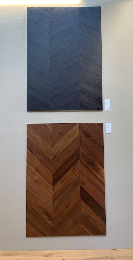 Parquet allo stand Itlas al Cersaie 2024. In alto una versione tendente al grigio antracite e sotto una versione più rossiccia. Parquet allo stand Itlas al Cersaie 2024. In alto una versione tendente al grigio antracite e sotto una versione più rossiccia.