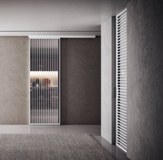 GLASS BIANCO, Kansas, plana, bianco opaco, vetro trasparente extrachiaro, maniglia integrata GLASS BIANCO, Kansas, plana, bianco opaco, vetro trasparente extrachiaro, maniglia integrata