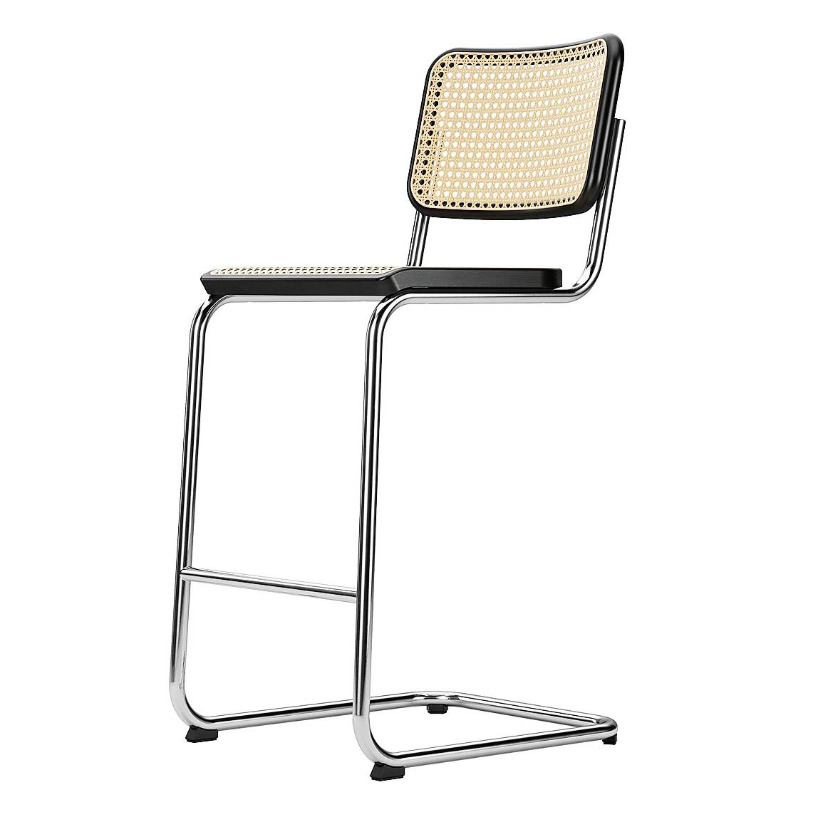 S 32 VH di Thonet, versione alta della iconica sedia cantilever in tubolare d'acciaio di Marcel Breuer degli anni Venti, ha schienale e seduta di legno curvato e paglia di Vienna. Prezzo da rivenditore. www.thonet.de