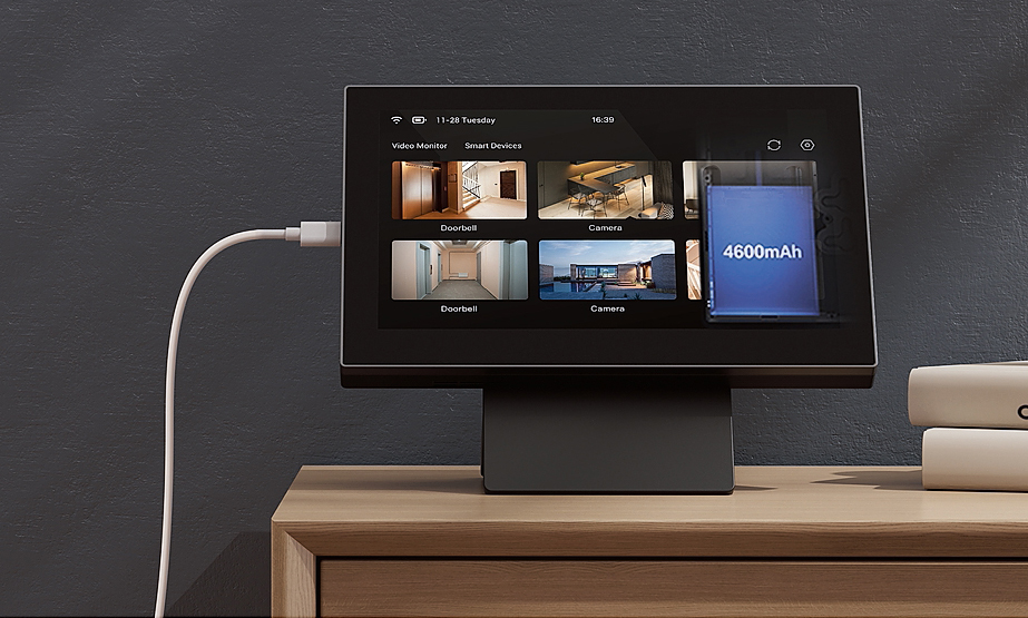 Lo smart screen SD7 di Ezviz, touch e wireless, controlla tutti i dispositivi di sicurezza della casa in modo intuitivo e immediato. Collegabile via app per la gestione anche da remoto, è personalizzabile in base alla priorità di ogni membro della famiglia e posizionabile in qualsiasi ambiente. Prezzo 149,99 euro. www.ezviz.com Lo smart screen SD7 di Ezviz, touch e wireless, controlla tutti i dispositivi di sicurezza della casa in modo intuitivo e immediato. Collegabile via app per la gestione anche da remoto, è personalizzabile in base alla priorità di ogni membro della famiglia e posizionabile in qualsiasi ambiente. Prezzo 149,99 euro. www.ezviz.com