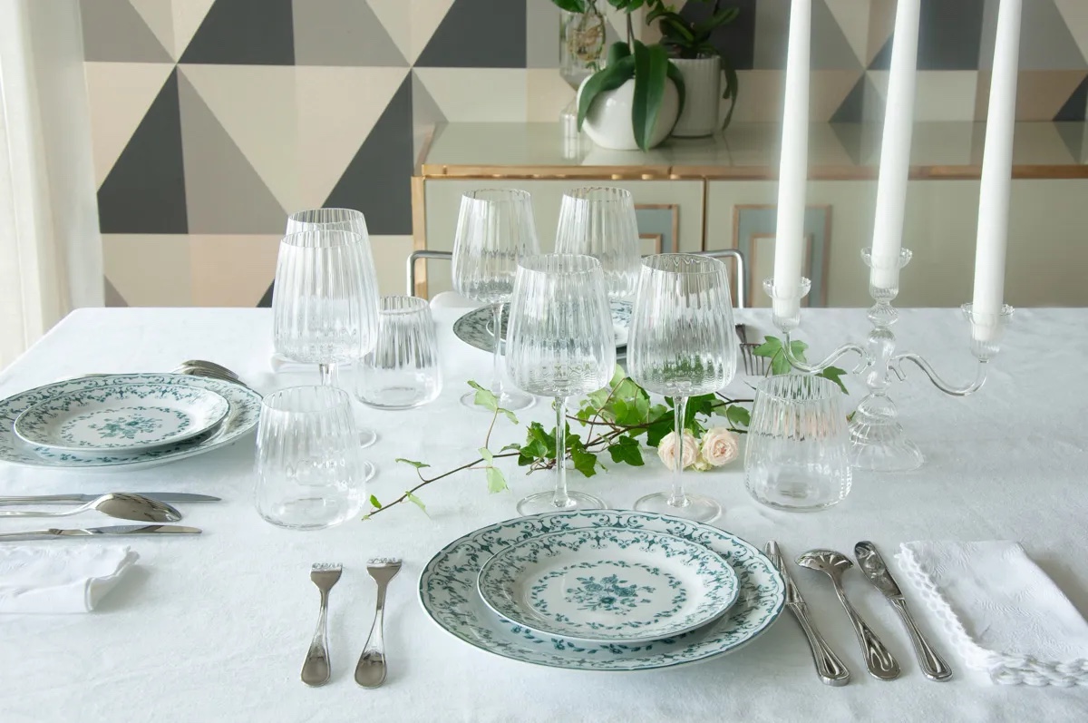 Piatti Eloise di Tognana  con apparecchiatura alla francese Piatti Eloise di Tognana  con apparecchiatura alla francese