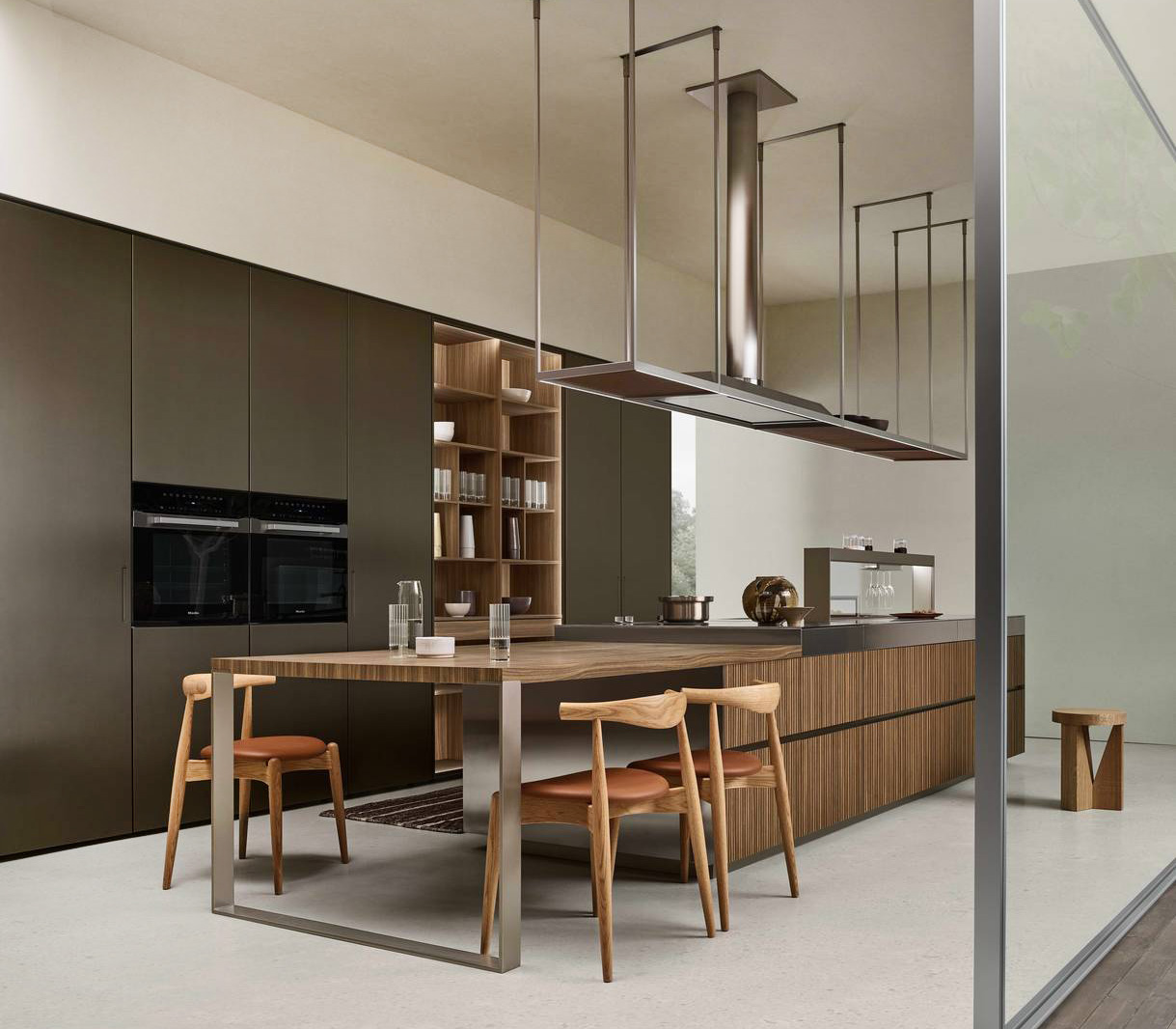 Le venature decorano le ante delle basi della grande isola e il piano del tavolo Line Table integrato nella cucina Sign di Ernestomeda. Le ante sono realizzate in Hi-melamine noce canyon canneté con maniglia Zed laccato metallo lucem. Il top in acciaio satinato ha la zona lavaggio integrata. Prezzo su richiesta. www.ernestomeda.com Le venature decorano le ante delle basi della grande isola e il piano del tavolo Line Table integrato nella cucina Sign di Ernestomeda. Le ante sono realizzate in Hi-melamine noce canyon canneté con maniglia Zed laccato metallo lucem. Il top in acciaio satinato ha la zona lavaggio integrata. Prezzo su richiesta. www.ernestomeda.com