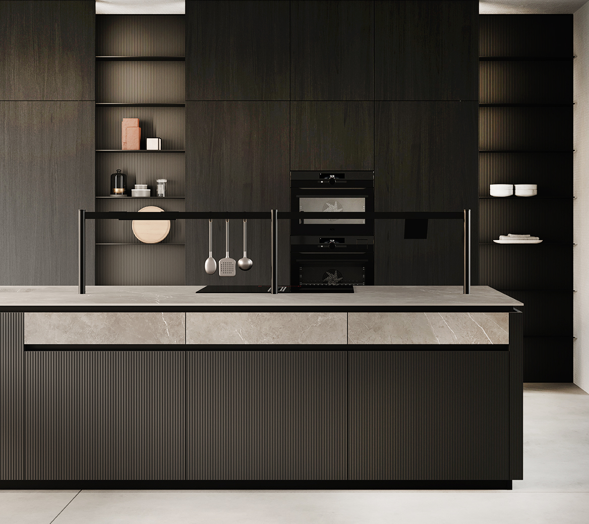 Una colorazione scura per la cucina di Arredo3 che unisce elementi dei modelli Glass 2.0 e Asia: le basi e la boiserie sono in vetro nero cannettato, il piano di lavoro e i cassetti sono realizzati in Laminam pietra grey. Prezzo su richiesta. www.arredo3.it Una colorazione scura per la cucina di Arredo3 che unisce elementi dei modelli Glass 2.0 e Asia: le basi e la boiserie sono in vetro nero cannettato, il piano di lavoro e i cassetti sono realizzati in Laminam pietra grey. Prezzo su richiesta. www.arredo3.it
