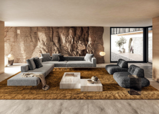 Sedute profonde e confortevoli per il divano Air Sofa 2737 di Lago rivestito in tessuto Axum grigio e corredato di gambe in vetro extrachiaro. Misura L 377,2 x P 331,2 x H 67 cm. Prezzo su richiesta. Lateralmente trovano posto le poltrone/divani Sand rivestiti in tessuto Please grigio antracite e le gambe in acciaio Peltro. Misura L 105 x P 105 x H 75,8 cm. Prezzo su richiesta. www.lago.it Sedute profonde e confortevoli per il divano Air Sofa 2737 di Lago rivestito in tessuto Axum grigio e corredato di gambe in vetro extrachiaro. Misura L 377,2 x P 331,2 x H 67 cm. Prezzo su richiesta. Lateralmente trovano posto le poltrone/divani Sand rivestiti in tessuto Please grigio antracite e le gambe in acciaio Peltro. Misura L 105 x P 105 x H 75,8 cm. Prezzo su richiesta. www.lago.it