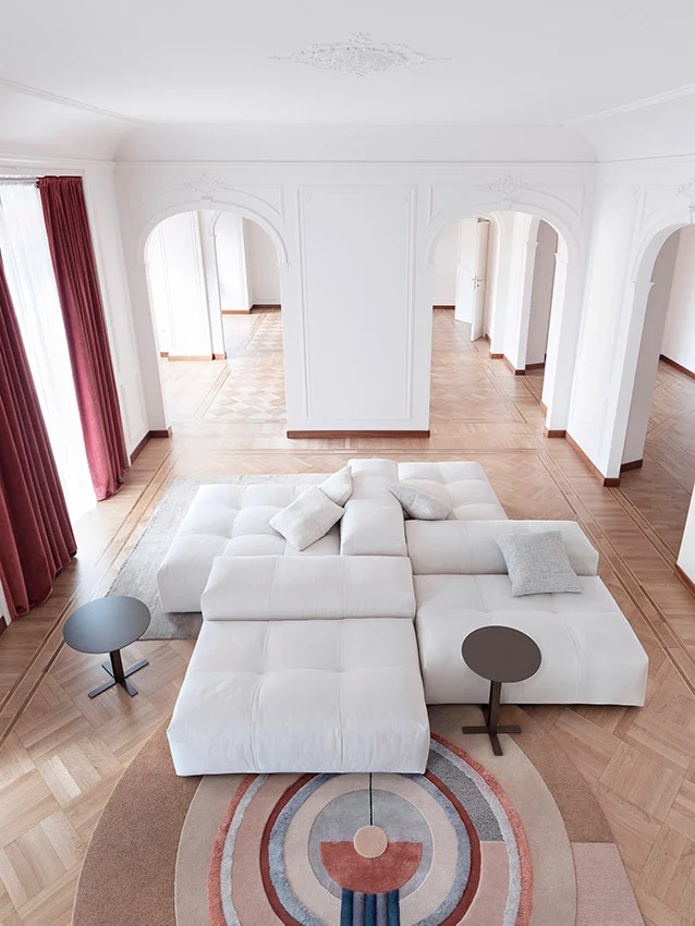 divano bifacciale pixel di Saba. divano bifacciale pixel di Saba.