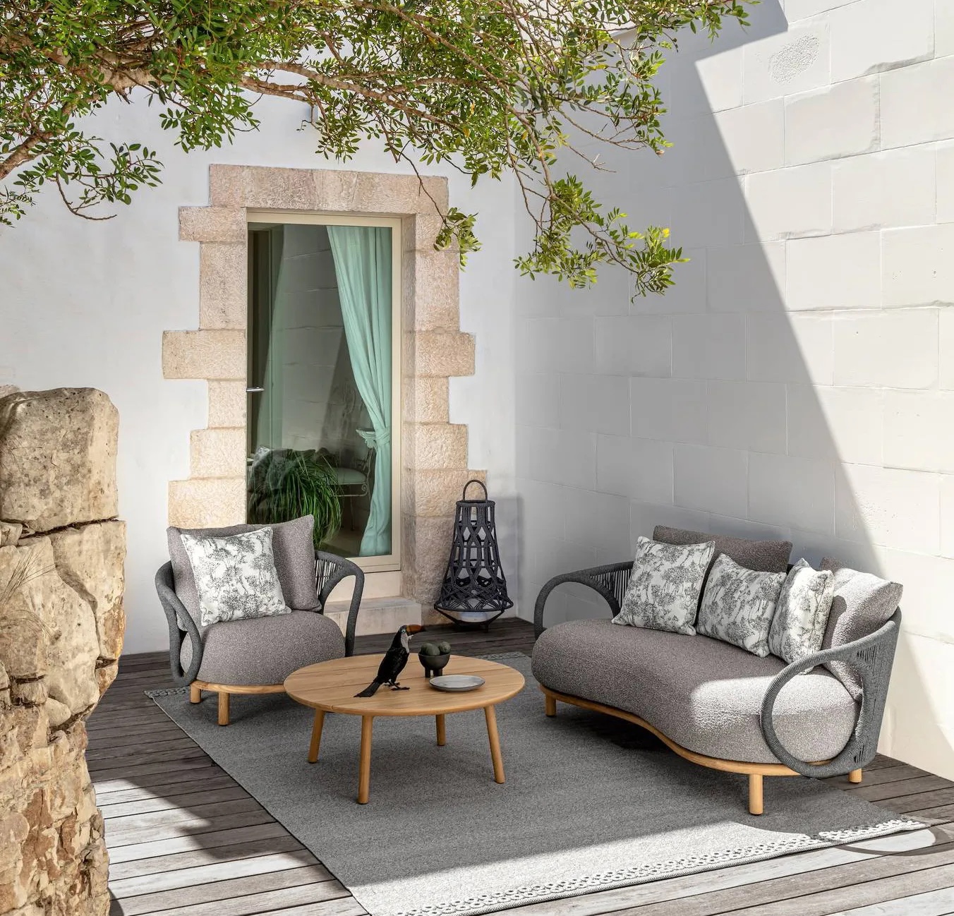 Divano Karen di Talenti Outdoor Living (www.talentispa.com).