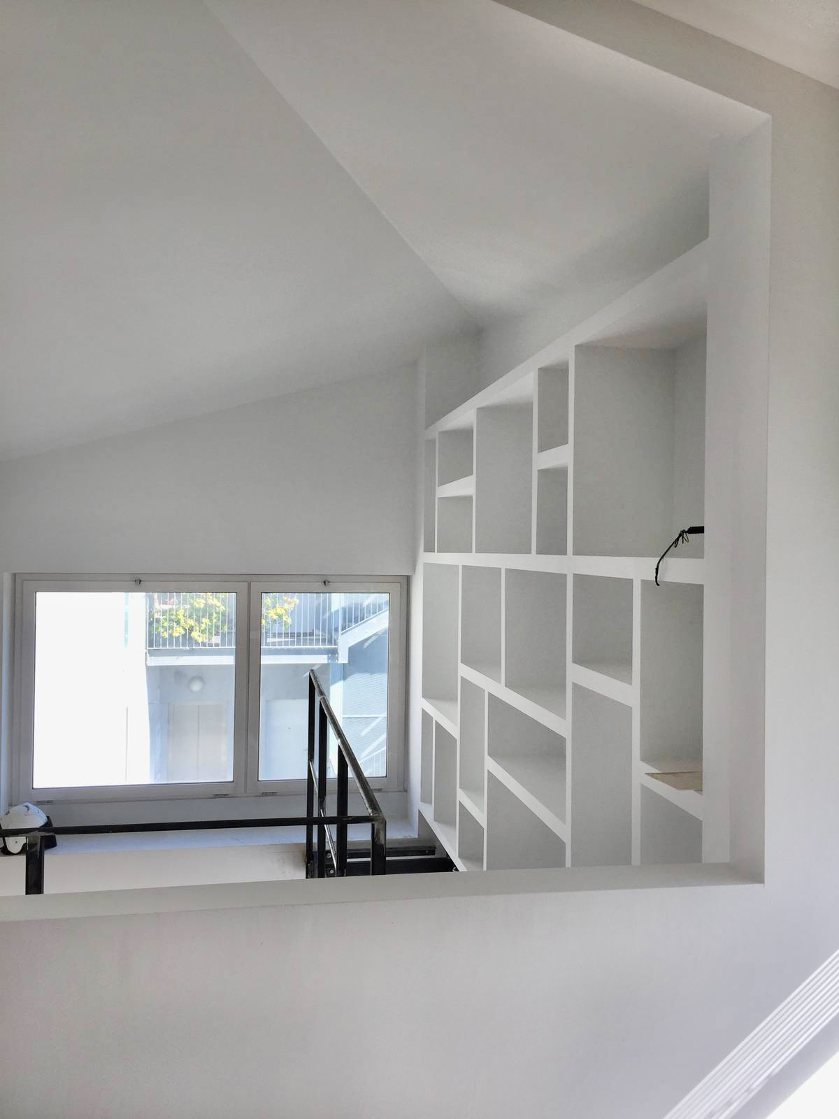 la libreria vista dalla nicchia la libreria vista dalla nicchia