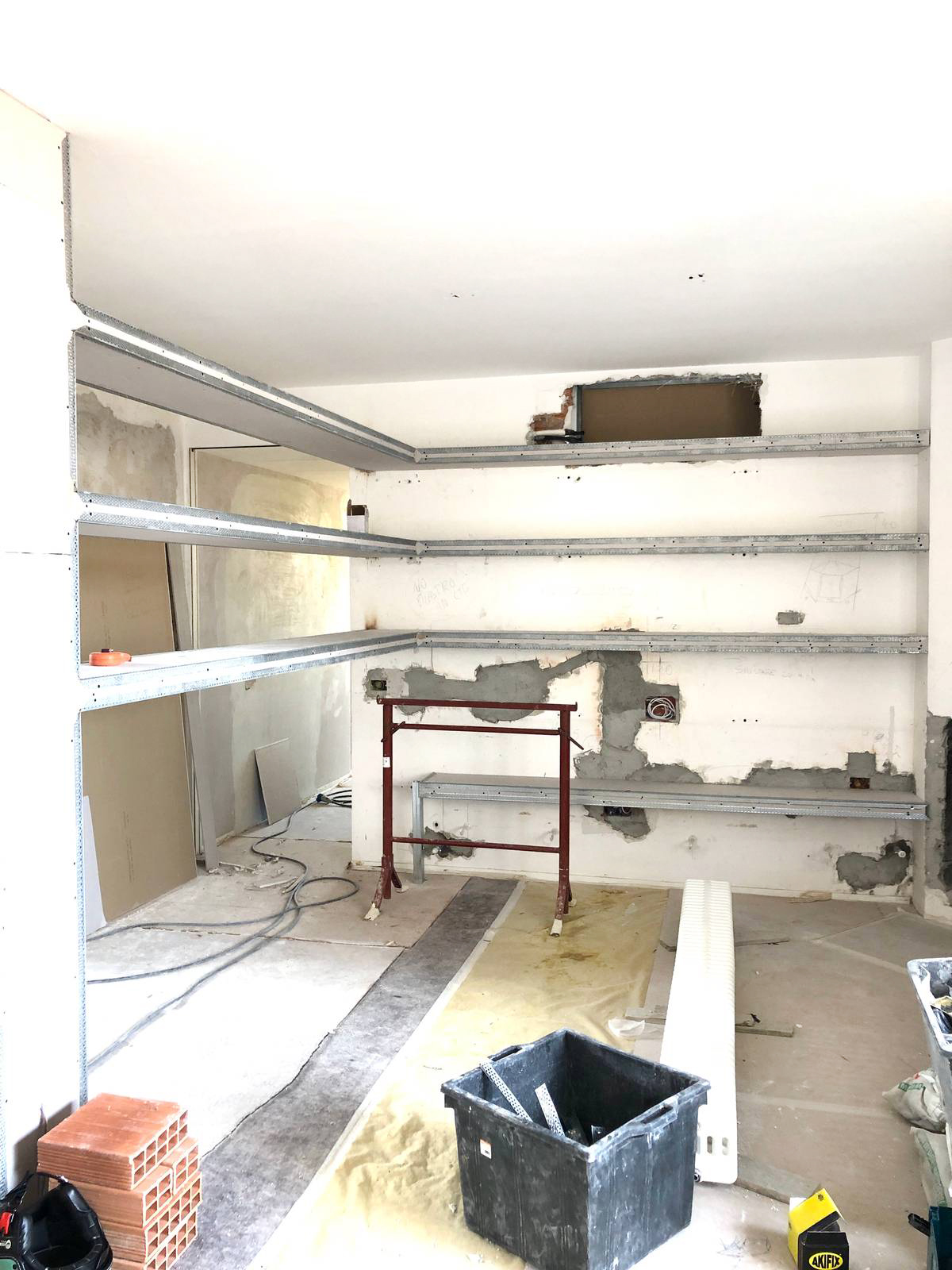 la posa dei paraspigoli la posa dei paraspigoli