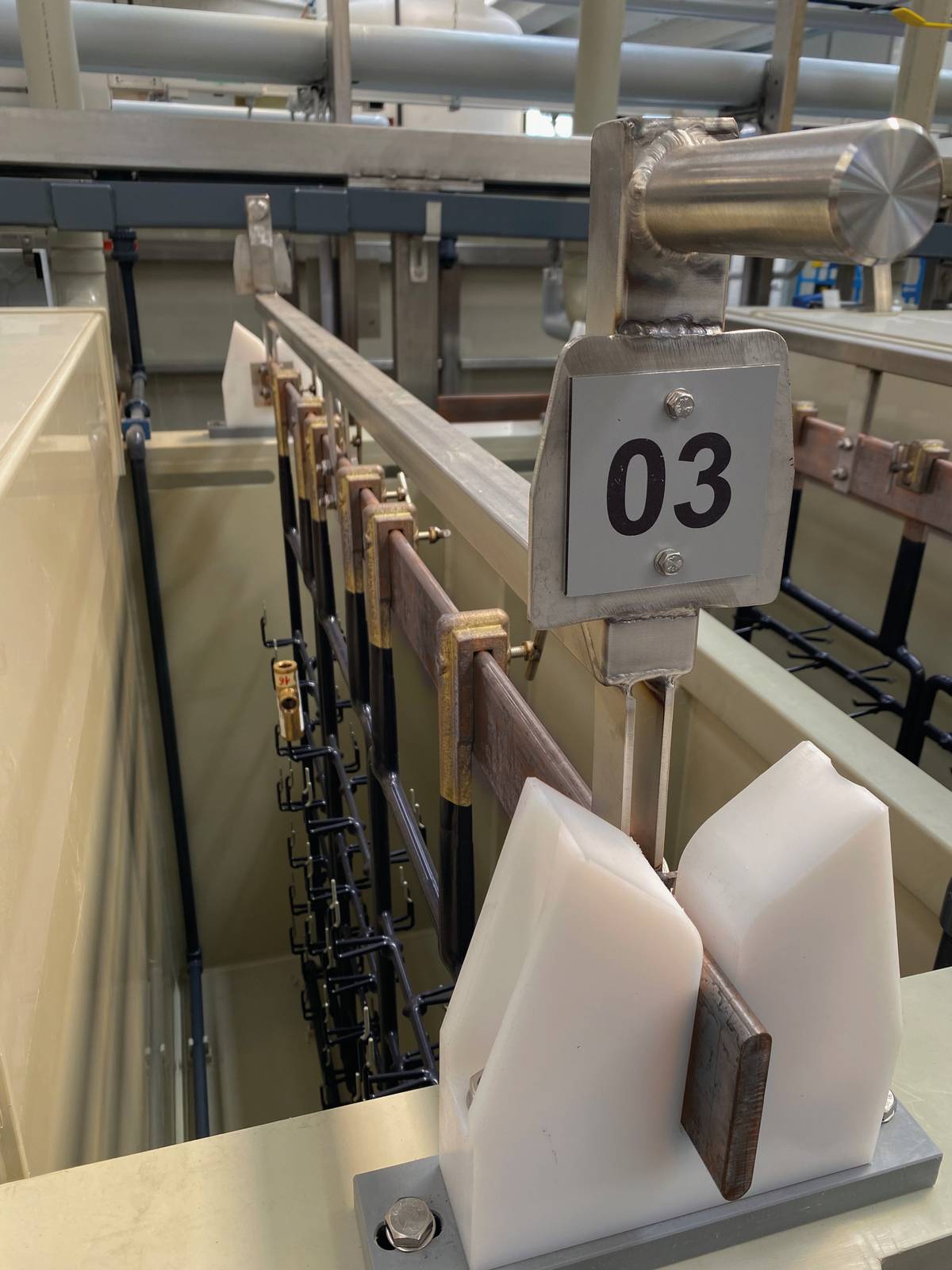 Nuova linea galvanica nell'impianto di Cristina Rubinetterie a Gargallo (No). Nuova linea galvanica nell'impianto di Cristina Rubinetterie a Gargallo (No).