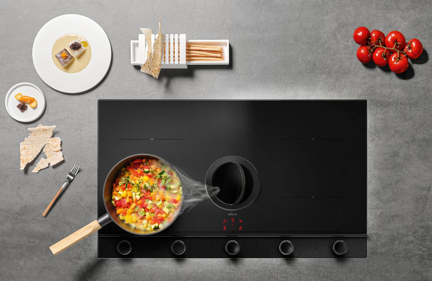 Le manopole di NikolaTesla Unplugged di Elica hanno un sistema a scatto fisso e touch & feel analogico che consente un accesso veloce e intuitivo alle numerose funzionalità. L’area di preparazione è separata da quella di controllo da un elegante profilo antiurto e si possono unire due zone di cottura adiacenti grazie alla funzione Bridge, così da poter ospitare teglie di grandi dimensioni. È dotato di tre funzioni automatiche di cottura e della funzione Autocapture che imposta automaticamente la potenza di estrazione dell’aria, regolandola e diminuendola gradualmente a seconda dei fumi, Prezzo da rivenditore. http://www.elica.com Le manopole di NikolaTesla Unplugged di Elica hanno un sistema a scatto fisso e touch & feel analogico che consente un accesso veloce e intuitivo alle numerose funzionalità. L’area di preparazione è separata da quella di controllo da un elegante profilo antiurto e si possono unire due zone di cottura adiacenti grazie alla funzione Bridge, così da poter ospitare teglie di grandi dimensioni. È dotato di tre funzioni automatiche di cottura e della funzione Autocapture che imposta automaticamente la potenza di estrazione dell’aria, regolandola e diminuendola gradualmente a seconda dei fumi, Prezzo da rivenditore. http://www.elica.com