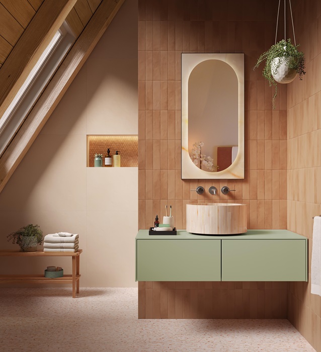 Il rivestimento della zona lavabo è il gres porcellanato con finitura matt opaca Still di FAP Ceramiche, con superficie tattile e materica. Sette le tonalità, tra cui il caldo colore Terra, a cui si aggiungono Beige, Gesso, il grigio medio-chiaro Cemento, il verde vivace Aloe, l'antracite scuro Lavagna e Denim, ispirato all'omonimo tessuto. Formato 6 x 24 cm. Costa 95,90 euro al mq. www.fapceramiche.com Il rivestimento della zona lavabo è il gres porcellanato con finitura matt opaca Still di FAP Ceramiche, con superficie tattile e materica. Sette le tonalità, tra cui il caldo colore Terra, a cui si aggiungono Beige, Gesso, il grigio medio-chiaro Cemento, il verde vivace Aloe, l'antracite scuro Lavagna e Denim, ispirato all'omonimo tessuto. Formato 6 x 24 cm. Costa 95,90 euro al mq. www.fapceramiche.com