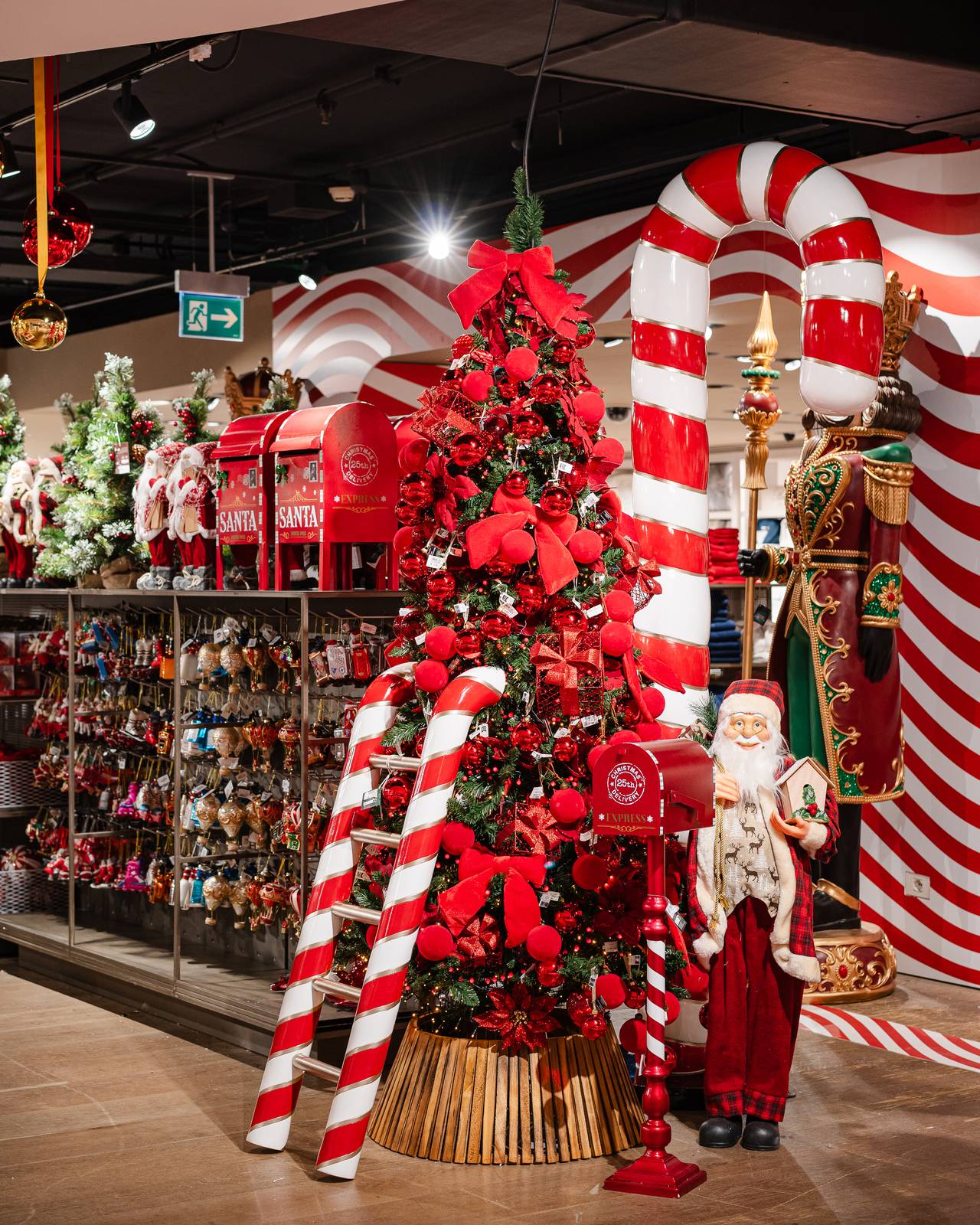 The Christmas Village in Rinascente
(Foto di Vittorio La Fata) The Christmas Village in Rinascente
(Foto di Vittorio La Fata)