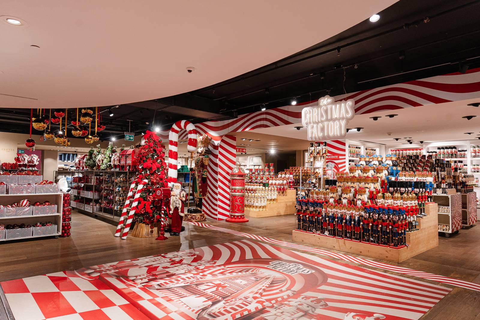 The Christmas Village in Rinascente
(Foto di Vittorio La Fata) The Christmas Village in Rinascente
(Foto di Vittorio La Fata)