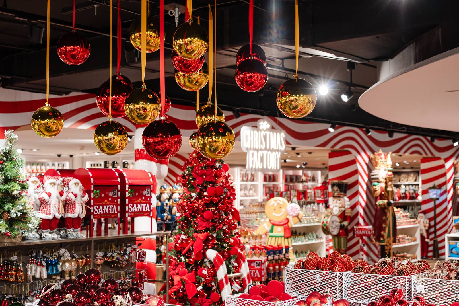 The Christmas Village in Rinascente
(Foto di Vittorio La Fata) The Christmas Village in Rinascente
(Foto di Vittorio La Fata)