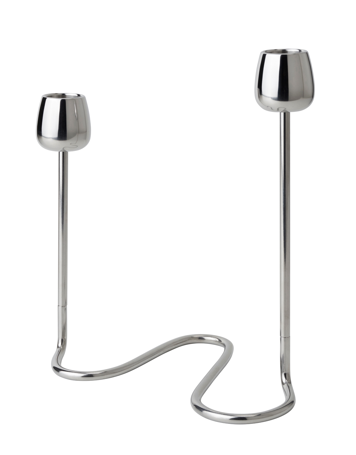 Il candeliere per due candele color argento Silverpäron si ispira agli esili steli dei fiori, che sorreggono grandi petali ma sono ancorati con solide radici. Le sue linee curve riassumono un design scandinavo senza tempo. Prezzo 9,95 euro.