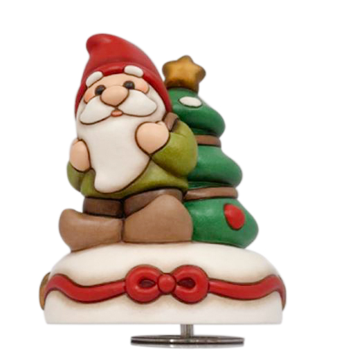 Carillon gnomo Oliver e albero di Natale in ceramica, medio. Prezzo 84,90 euro. Carillon gnomo Oliver e albero di Natale in ceramica, medio. Prezzo 84,90 euro.