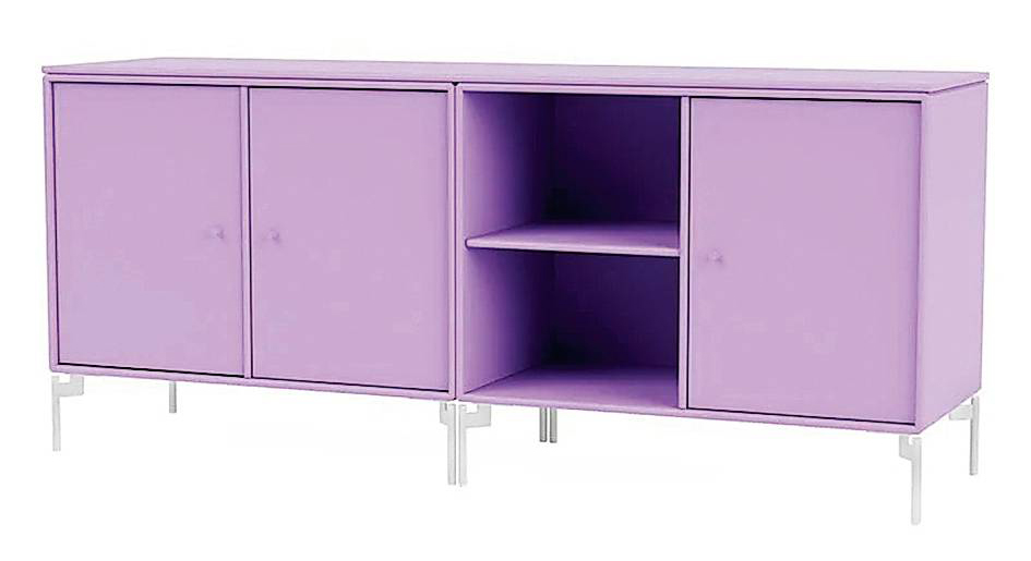 La madia bassa con tre scomparti chiusi da ante a battente e uno a giorno Save di Montana Furniture è realizzata in Mdf laccato (con un prodotto a base acqua) ed è sostenuta da piedini in metallo che ne slanciano la struttura. Misura L 139,2 x P 38 x H 60,6 cm. In vendita su www.finnishdesignshop.it costa 2.466 euro. www.montanafurniture.com La madia bassa con tre scomparti chiusi da ante a battente e uno a giorno Save di Montana Furniture è realizzata in Mdf laccato (con un prodotto a base acqua) ed è sostenuta da piedini in metallo che ne slanciano la struttura. Misura L 139,2 x P 38 x H 60,6 cm. In vendita su www.finnishdesignshop.it costa 2.466 euro. www.montanafurniture.com